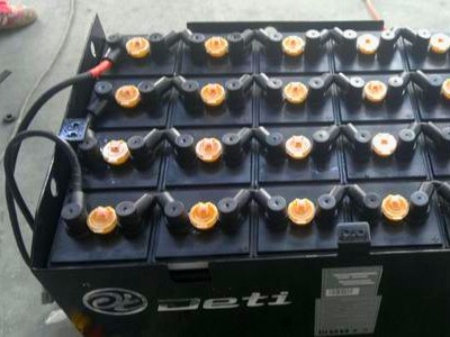 堿性蓄電池及蓄電池組